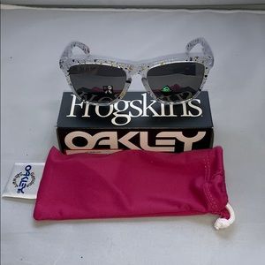 Brand new Oakley Frogskin Sunglasses